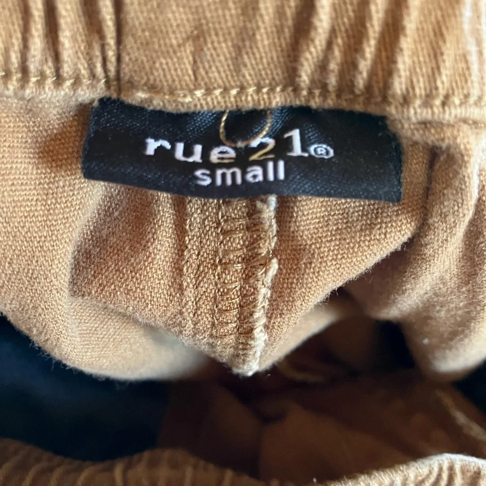 Rue21 Tan Cargo Pants with Relaxed Fit